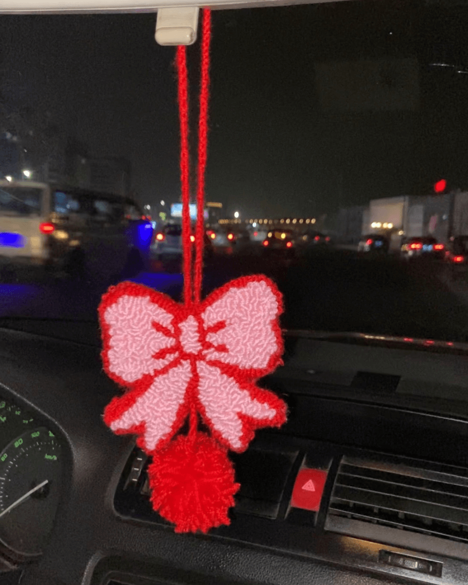 Basic Bow car hanger