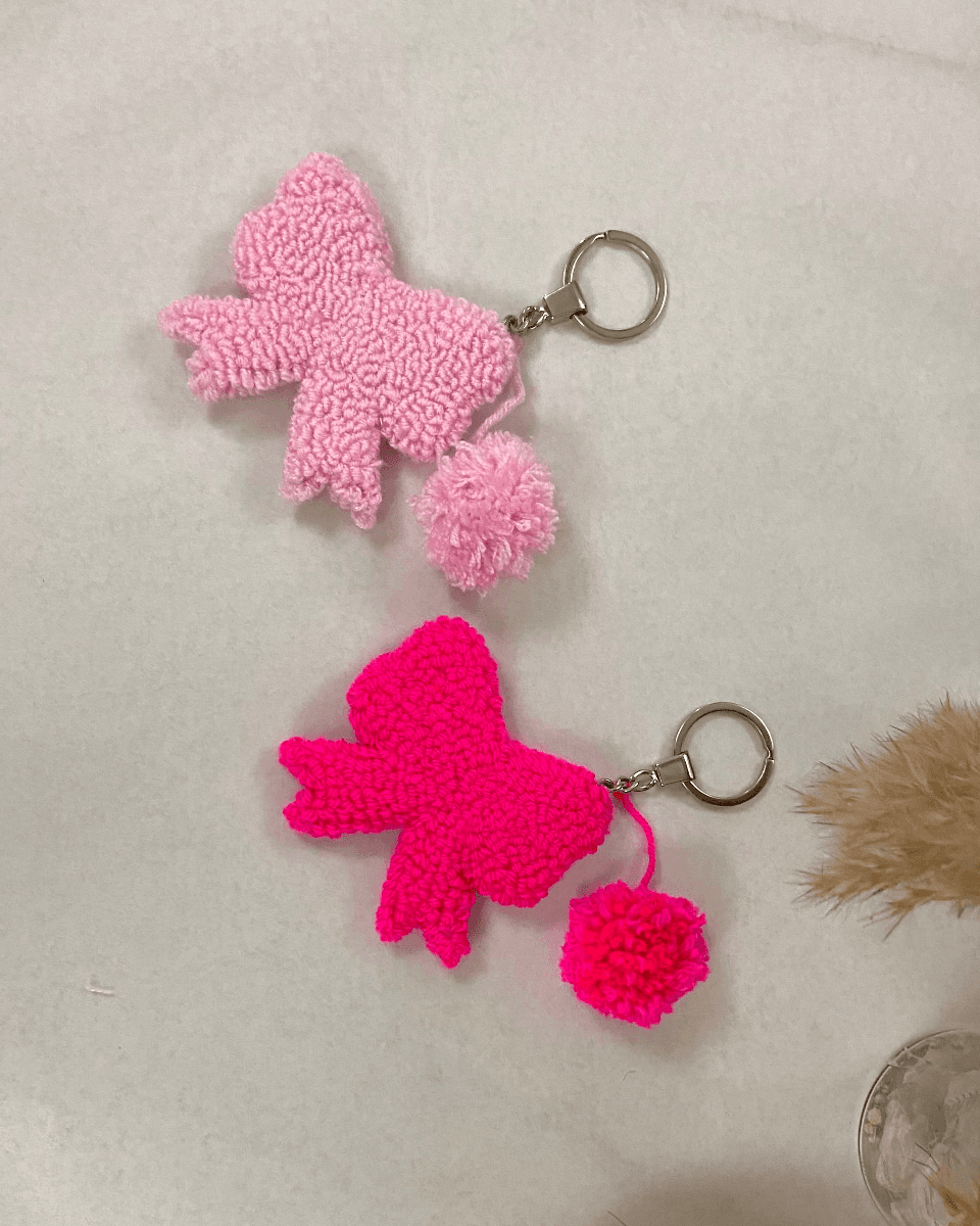 Drop your favorite color below (Hot Pink , Light Pink )